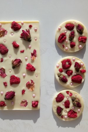 Робота Шоколадний набір "Троянда та малина" 