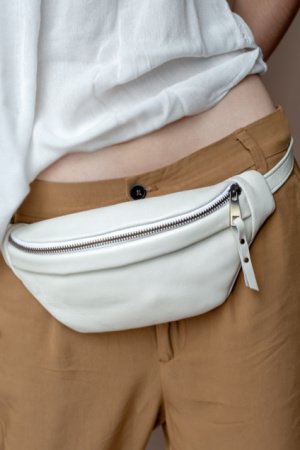 Робота Шкіряна Світло Бежева Жіноча Сумка бананка