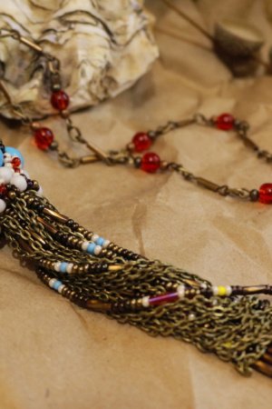 Робота Кулон-китиця в етнічному стилі