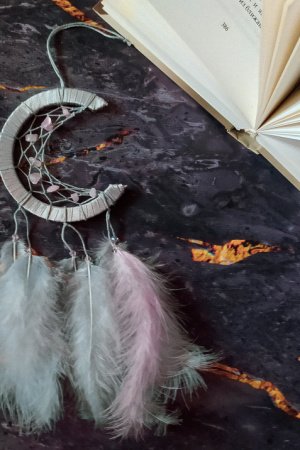 Работа Серый Ловец снов с розовым кварцем Луна