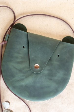 Работа Кожаная сумочка Мишка