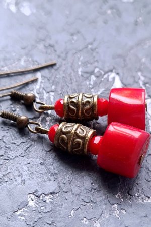 Работа Серьги с натуральными кораллами "Wave"