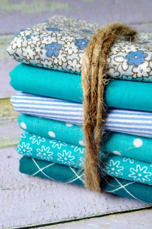 Работа Набор хлопковой ткани бирюзово -голубой 6шт.