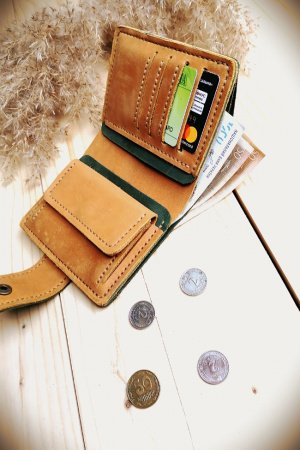 Работа Кожаный кошелек ручной работы