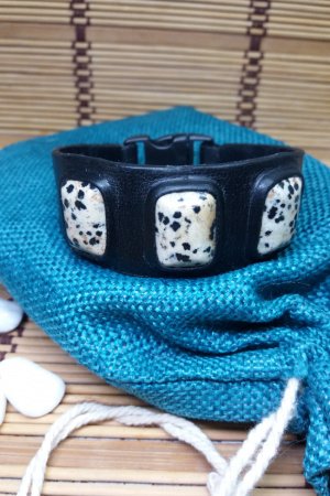 Робота Шкіряний браслет з далматіновой яшмой