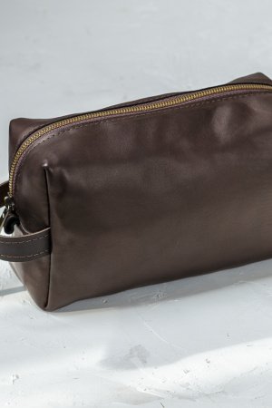 Работа Коричневая дорожная косметичка С Ручкой