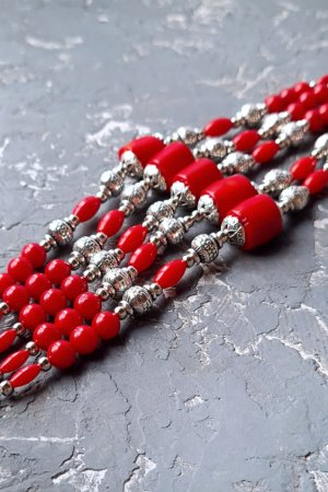 Робота Браслет з натуральних коралів "Сяй!"