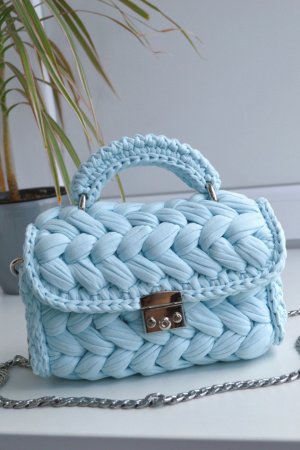 Работа Небесно-голубая сумка-зефирка
