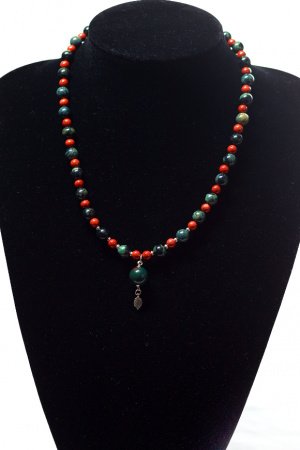 Робота Намисто з яшми камамба і червоної яшми зі срібною  підвіскою