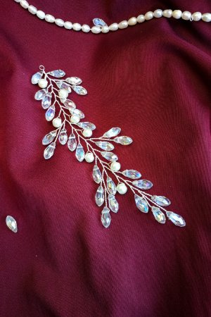 Работа Хрустальная веточка в свадебную прическу невесты, украшение