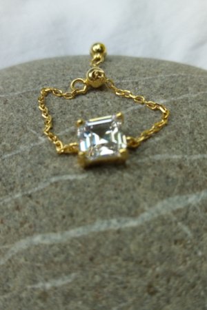 Робота Каблучка срібна з цирконієм