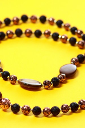 Работа Ожерелье из вулканической лавы "Дар огня"