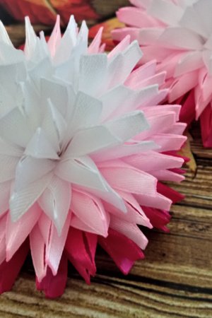 Работа Георгины на резинках