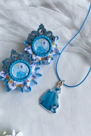 Робота Набір бантики і кулон- резинки в садік ,в школу попелюшка