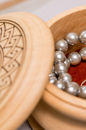 Робота Весільна дерев'яна коробочка для кілець 