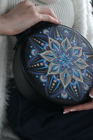 Робота Кругла Сумка Клатч З Ручним Розписом 
