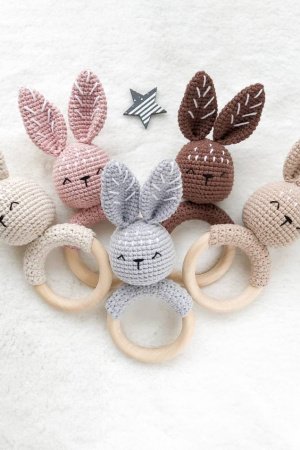 Работа Погремушка грызунок "Зайка"