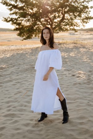 Работа Платье меди с широкими рукавами, длинное платье