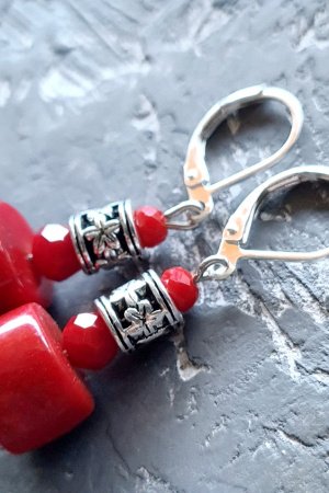 Робота Сережки з натуральними коралами та срібними застібками № 396