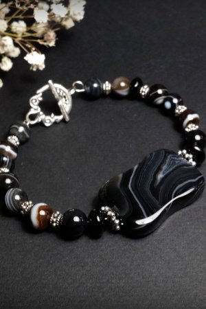 Работа Черный браслет из агата