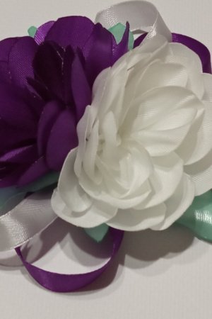 Робота Бутоньєрка на випускний або для подружки нареченої