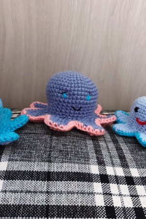 Работа  Мягкая игрушка осьминог-перевертыш двусторонний.