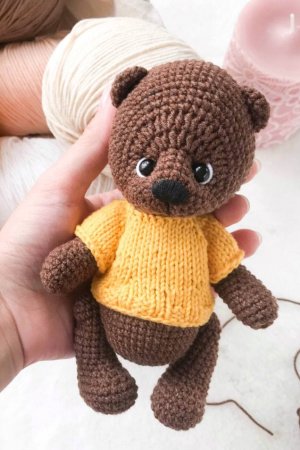 Работа Вязаная игрушка мишка в кофте