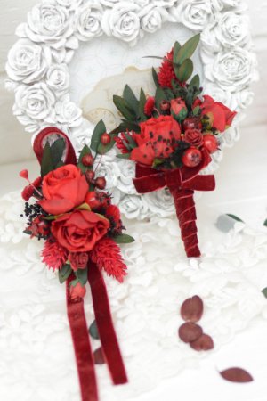 Работа Набор украшений: браслет и бутоньерка. Темно-красные