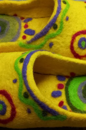 Работа Тапочки валяные Солнечные