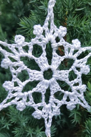 Робота Сніжинка в'язана 2