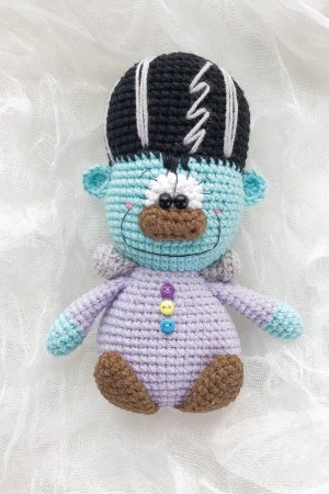 Робота В'язана іграшка , декор на хелловін "Френкі"