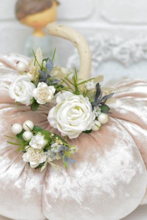 Работа Набор из 3х шпилек в волосы белые