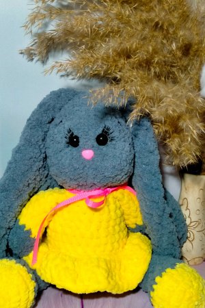 Работа вязаная зайка