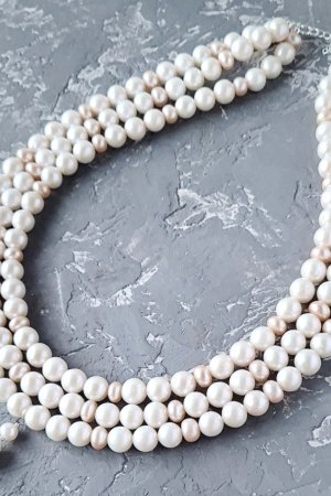 Робота Святкове чи весільне кольє з натуральних перлів у сріблі