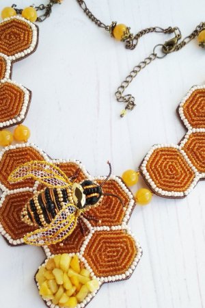 Работа Медовое колье