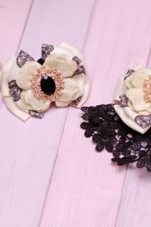 Робота Бежево-чорний набір в школу (краватка і банти)