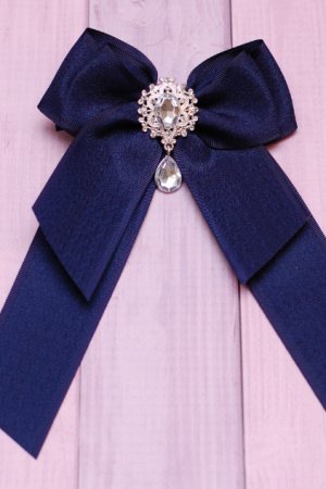 Работа Заколка с синим бантом