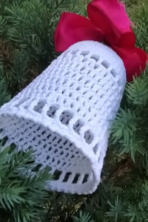 Работа Ажурный вязаный колокольчик