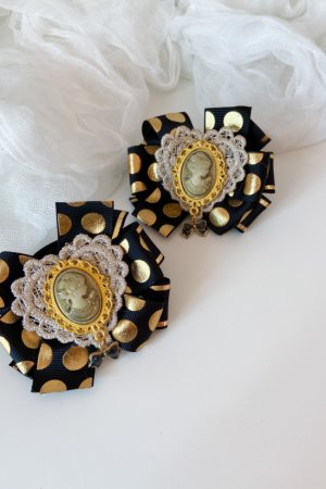 Робота Шкільні бантики на резинці чорно-золоті