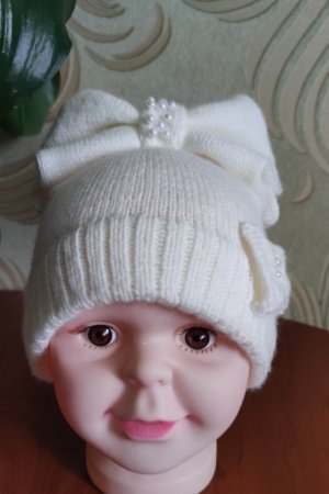 Работа Шапка  детская с бантом