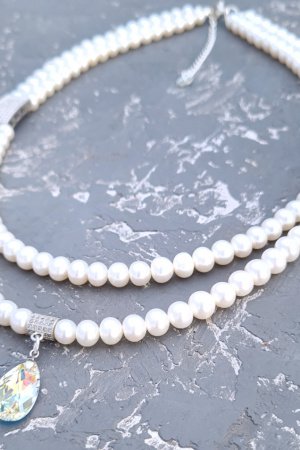 Работа Колье из натурального жемчуга и кристаллов Swarovski