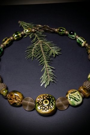 Работа Зеленое кельтское ожерелье из керамики ручной работы