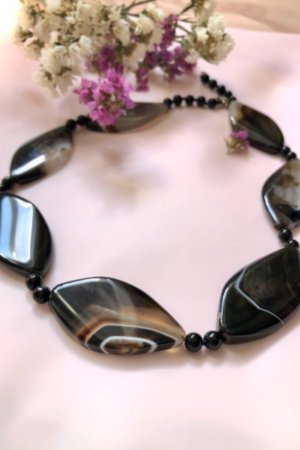 Работа Бусы из агата 