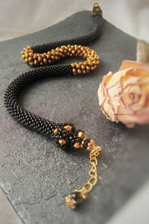 Работа Кольье 'Стиль'