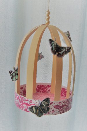 Работа Декор "Клетка и бабочки"