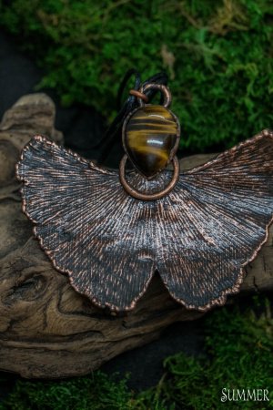 Робота Кулон "Гінкго з тигровим оком"