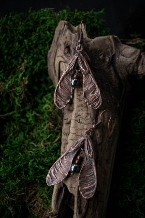 Работа Серьги "Крылатки с гематитом"