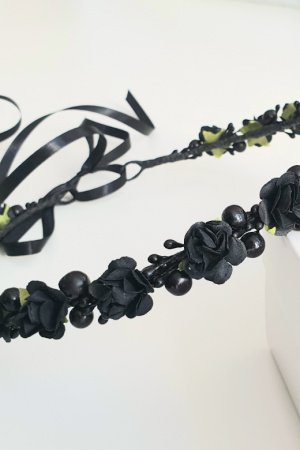 Работа Веночек "Черные цветы"