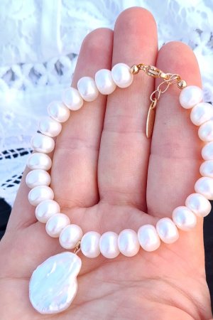 Работа Браслет из натуральных белого жемчуга в позолоте