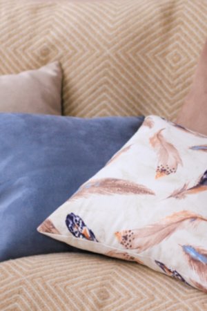 Работа Набор декоративных подушек (чехлов) Перья-2